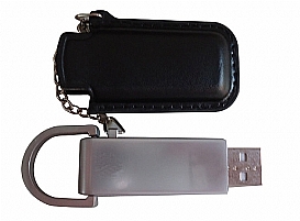 PEN DRIVE METAL E COURO